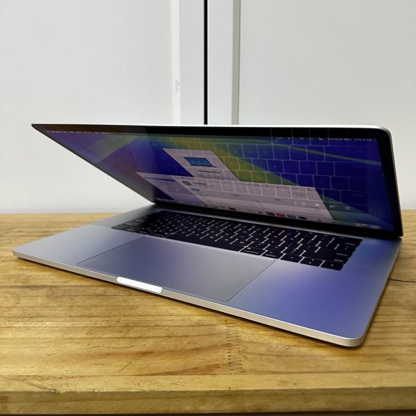 MacBook Pro  i7六核 16G RAM 256G SSD 15‘’吋 2K螢幕mon 2018 獨立顯卡文書設計商務型蘋果手提電腦二手筆記本notebook：圖片 11