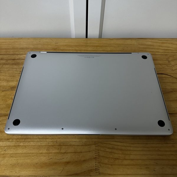 MacBook Pro  i7六核 16G RAM 256G SSD 15‘’吋 2K螢幕mon 2018 獨立顯卡文書設計商務型蘋果手提電腦二手筆記本notebook：圖片 5