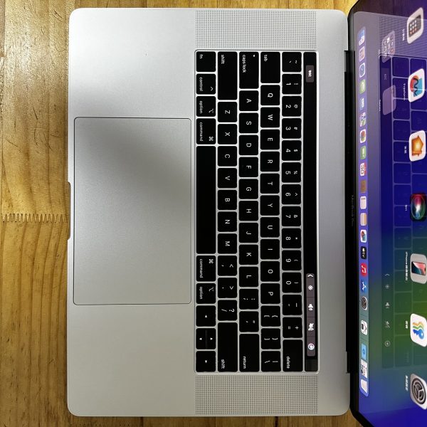 MacBook Pro  i7六核 16G RAM 256G SSD 15‘’吋 2K螢幕mon 2018 獨立顯卡文書設計商務型蘋果手提電腦二手筆記本notebook：圖片 8