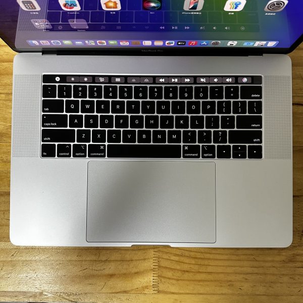 MacBook Pro  i7六核 16G RAM 256G SSD 15‘’吋 2K螢幕mon 2018 獨立顯卡文書設計商務型蘋果手提電腦二手筆記本notebook：圖片 9